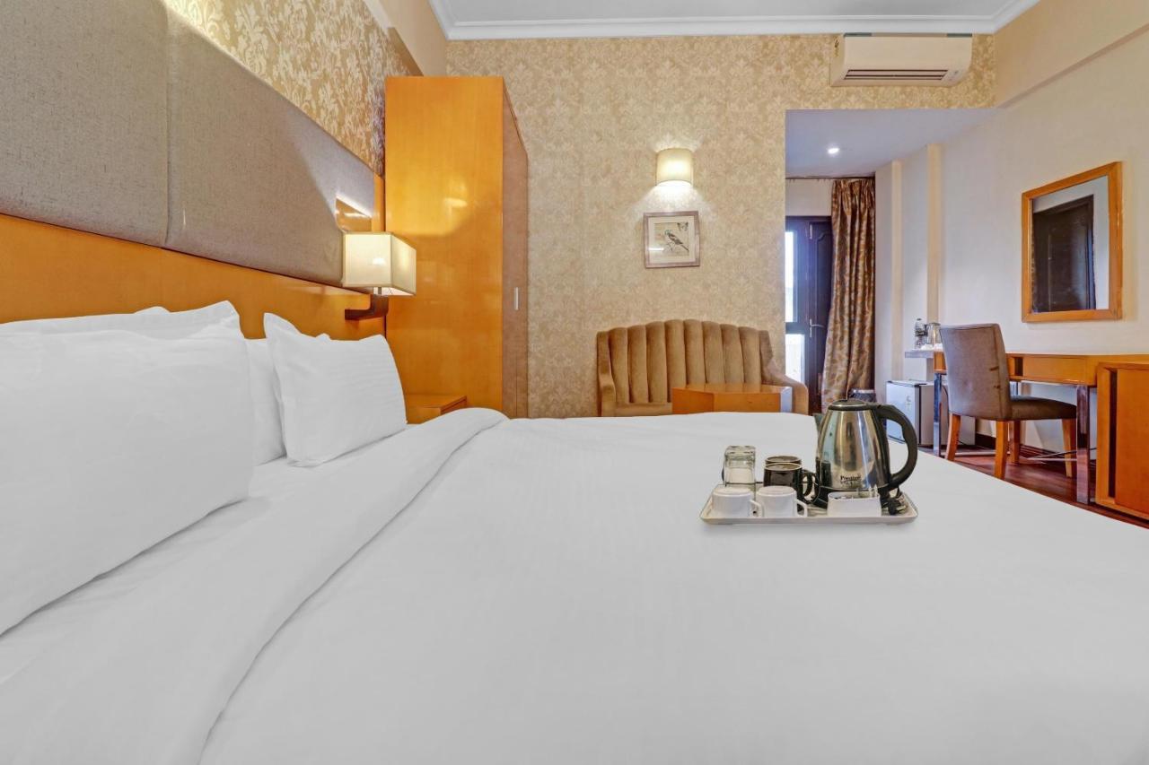 Oyo Townhouse 934 L'Elegant Hotel & Banquetby Ace Manor Ghaziabad Buitenkant foto