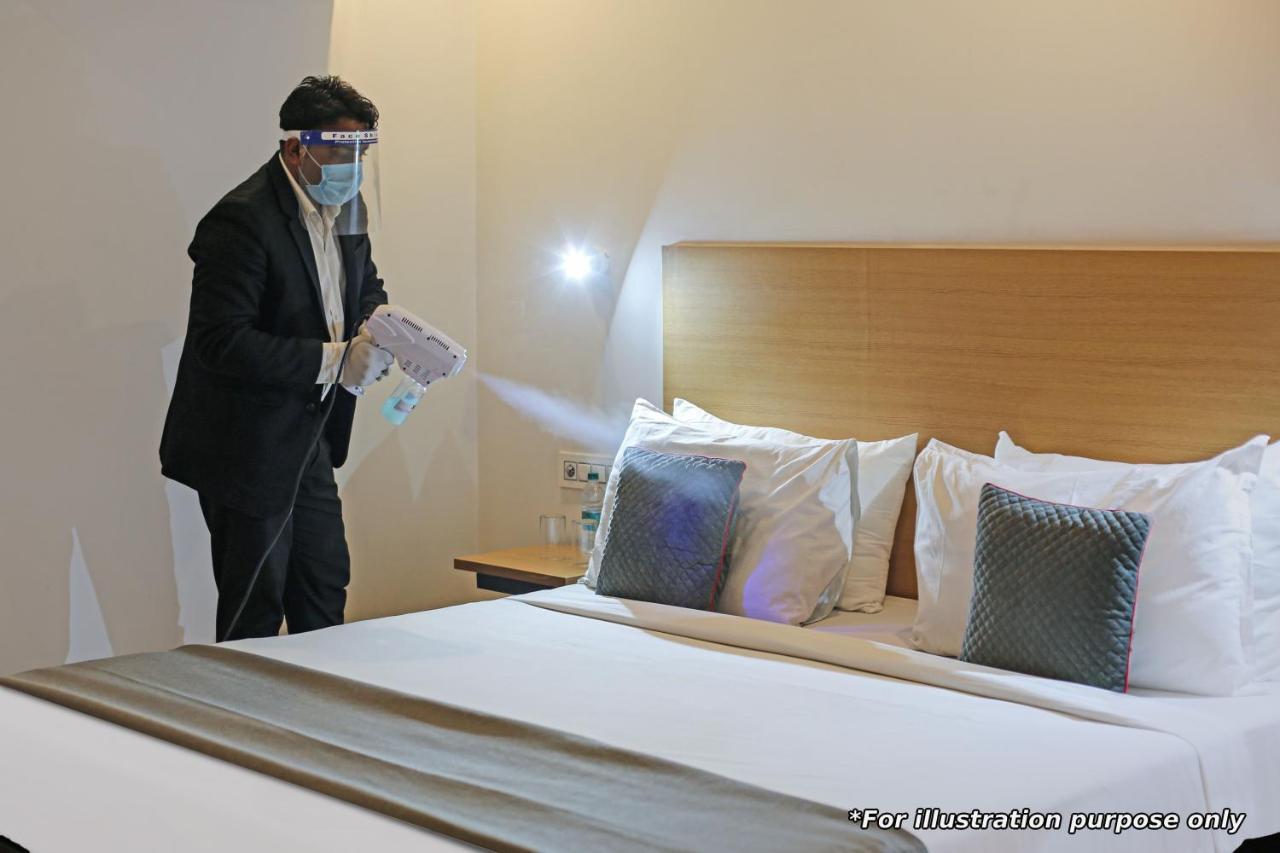 Oyo Townhouse 934 L'Elegant Hotel & Banquetby Ace Manor Ghaziabad Buitenkant foto