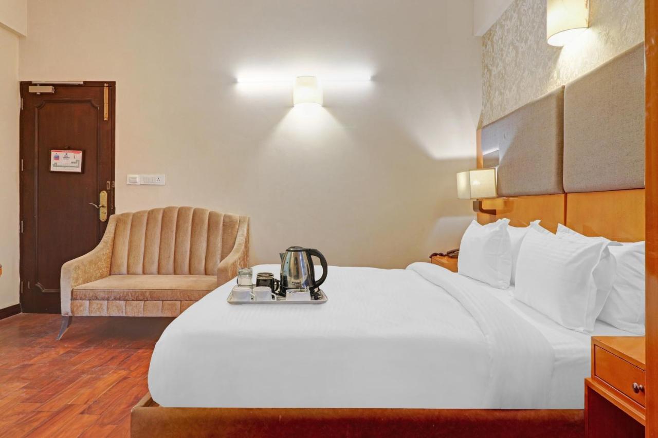 Oyo Townhouse 934 L'Elegant Hotel & Banquetby Ace Manor Ghaziabad Buitenkant foto