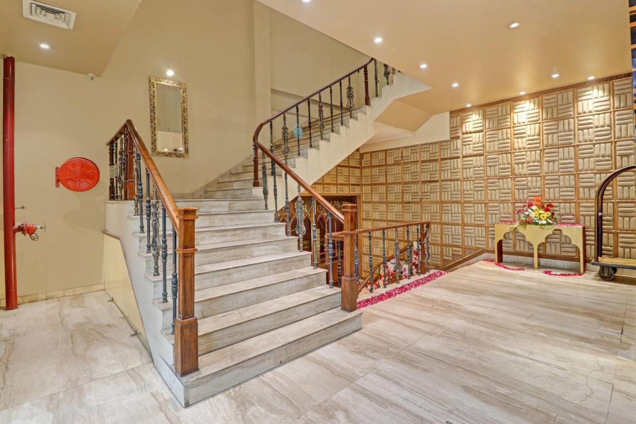 Oyo Townhouse 934 L'Elegant Hotel & Banquetby Ace Manor Ghaziabad Buitenkant foto